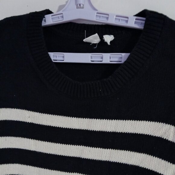 GAP Women's  Boxy Black and White Striped Sweater  SZ S - Picture 4 of 10